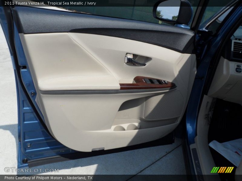Tropical Sea Metallic / Ivory 2011 Toyota Venza I4