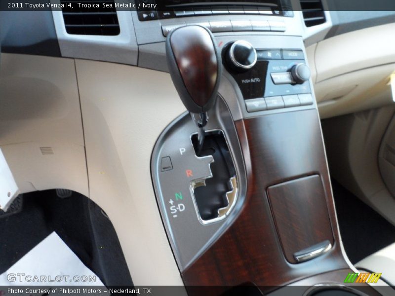 Tropical Sea Metallic / Ivory 2011 Toyota Venza I4