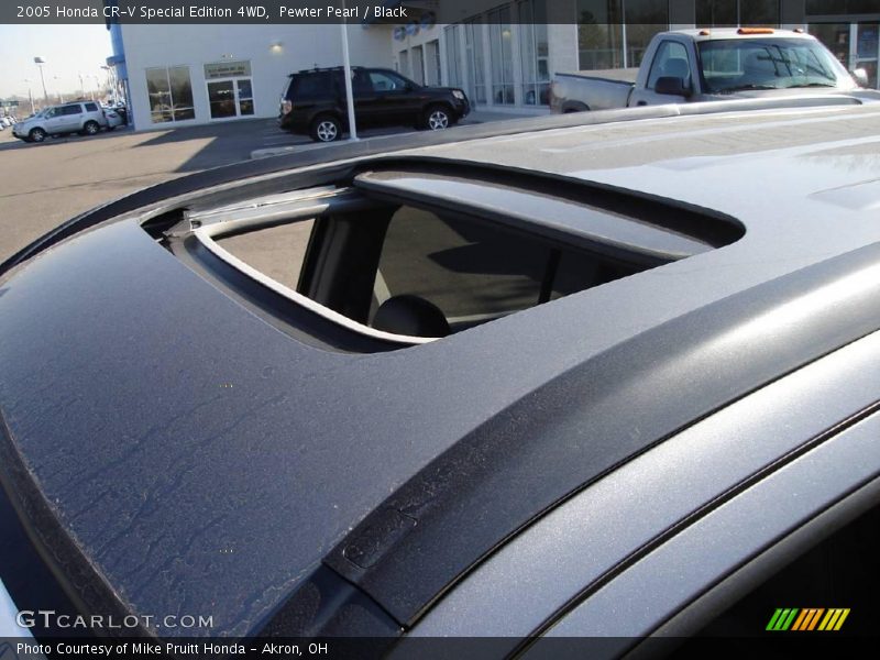 Pewter Pearl / Black 2005 Honda CR-V Special Edition 4WD