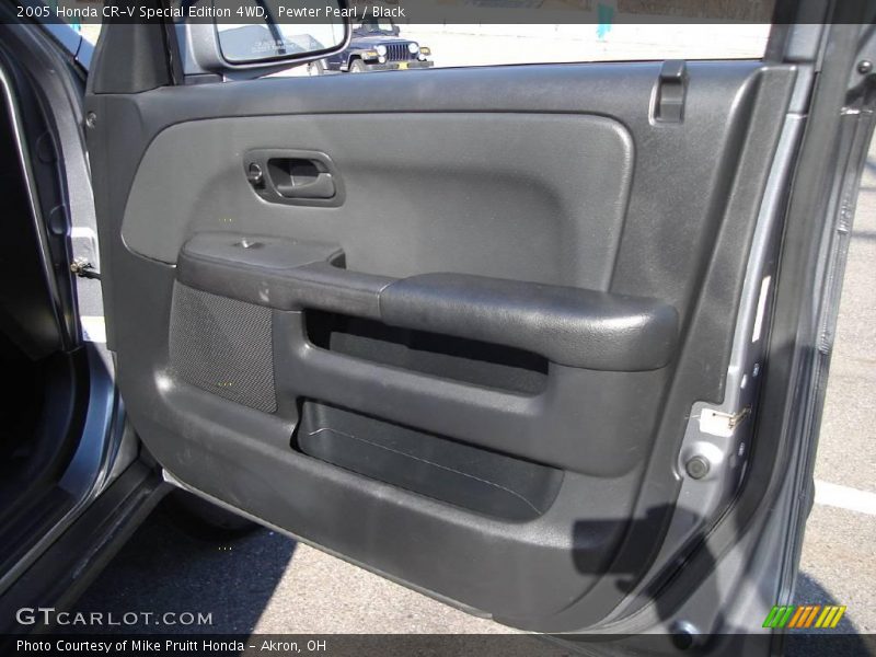 Pewter Pearl / Black 2005 Honda CR-V Special Edition 4WD