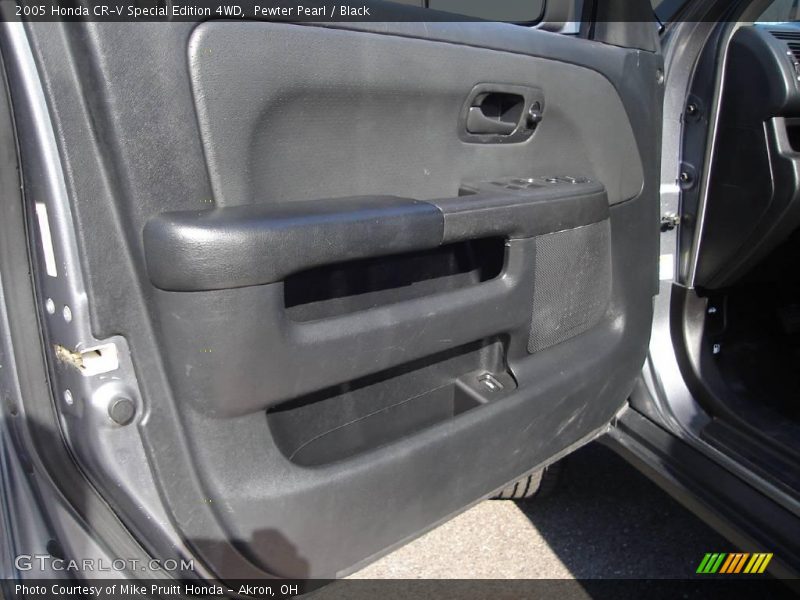 Pewter Pearl / Black 2005 Honda CR-V Special Edition 4WD