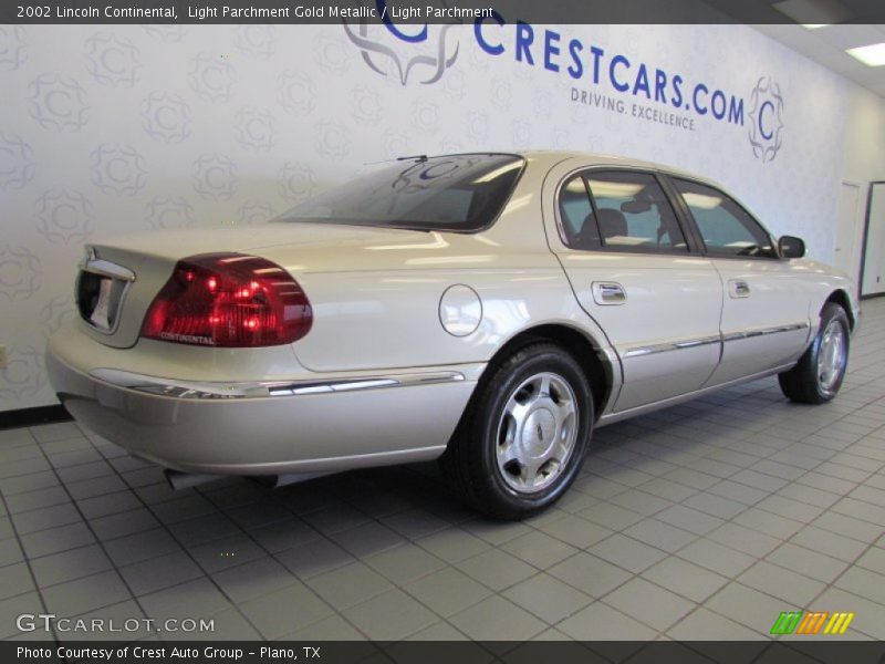 Light Parchment Gold Metallic / Light Parchment 2002 Lincoln Continental