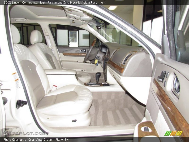 Light Parchment Gold Metallic / Light Parchment 2002 Lincoln Continental