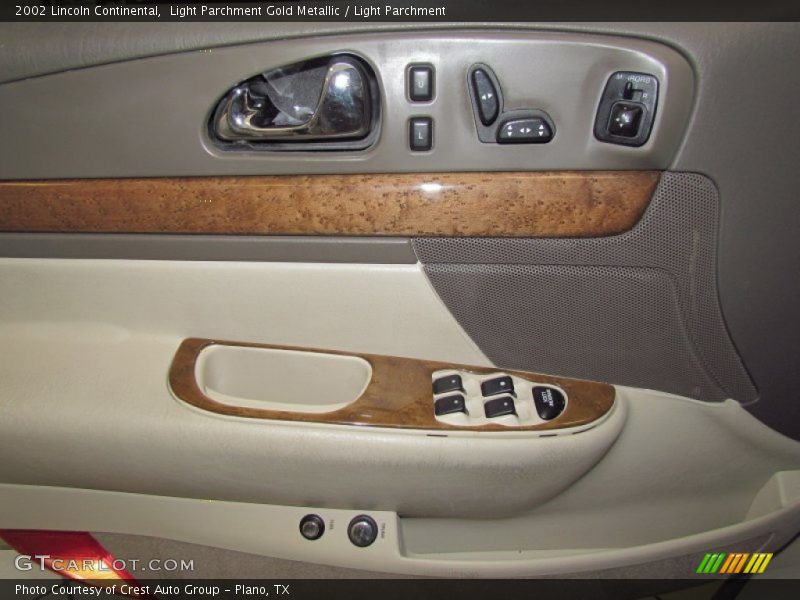 Light Parchment Gold Metallic / Light Parchment 2002 Lincoln Continental