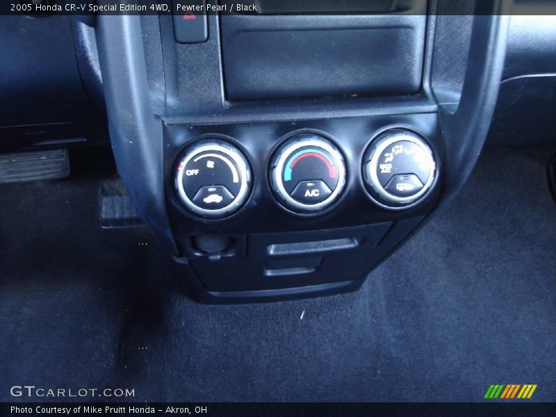 Pewter Pearl / Black 2005 Honda CR-V Special Edition 4WD