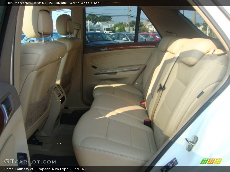 Arctic White / Ash 2009 Mercedes-Benz ML 350 4Matic