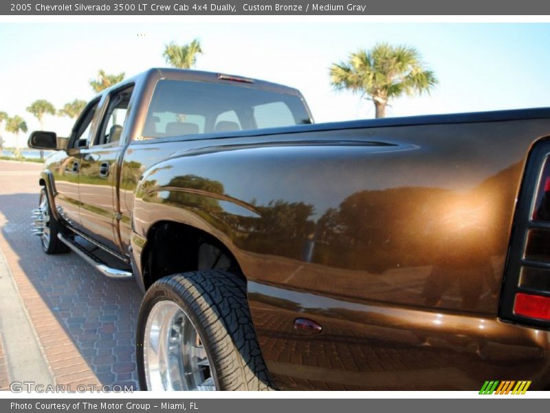 Custom Bronze / Medium Gray 2005 Chevrolet Silverado 3500 LT Crew Cab 4x4 Dually
