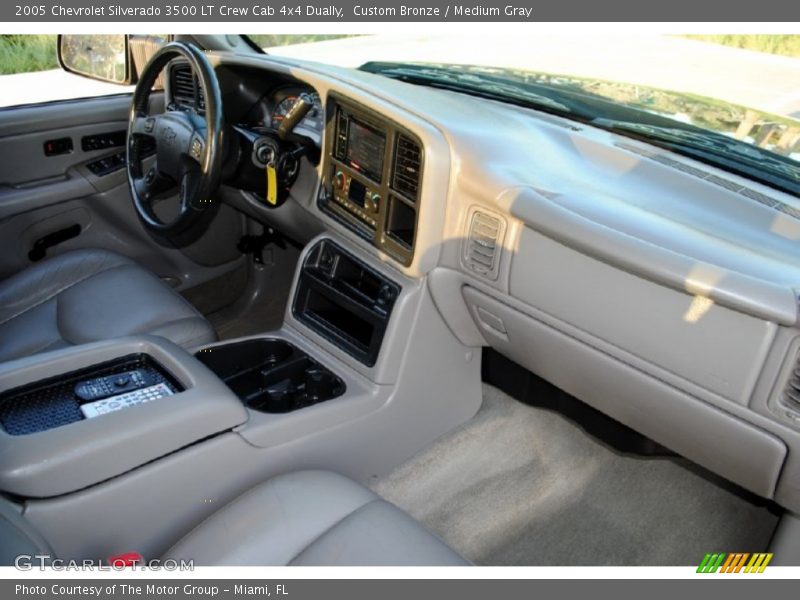 Dashboard of 2005 Silverado 3500 LT Crew Cab 4x4 Dually