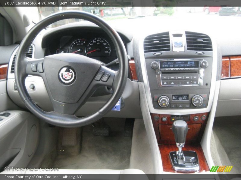 Light Platinum / Light Gray 2007 Cadillac SRX 4 V6 AWD