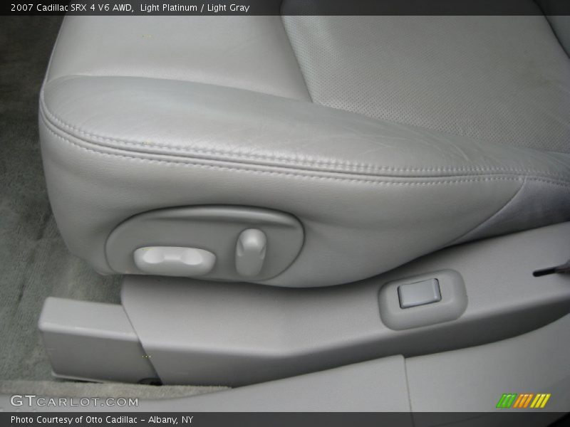 Light Platinum / Light Gray 2007 Cadillac SRX 4 V6 AWD