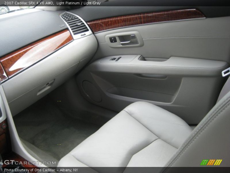 Light Platinum / Light Gray 2007 Cadillac SRX 4 V6 AWD