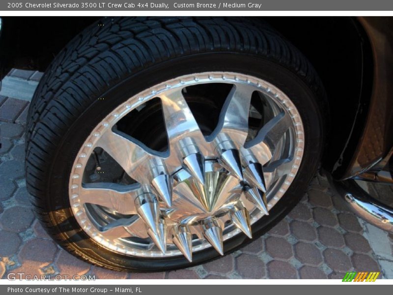 Custom Wheels of 2005 Silverado 3500 LT Crew Cab 4x4 Dually