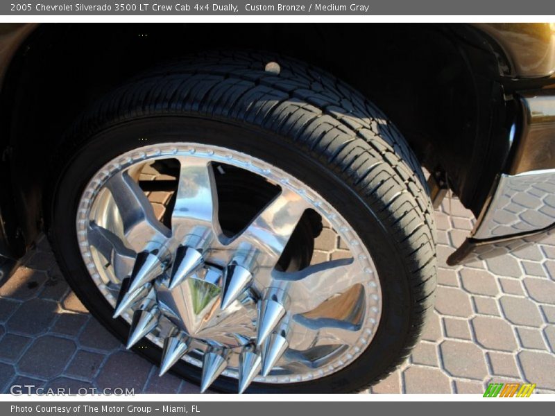 Custom Wheels of 2005 Silverado 3500 LT Crew Cab 4x4 Dually