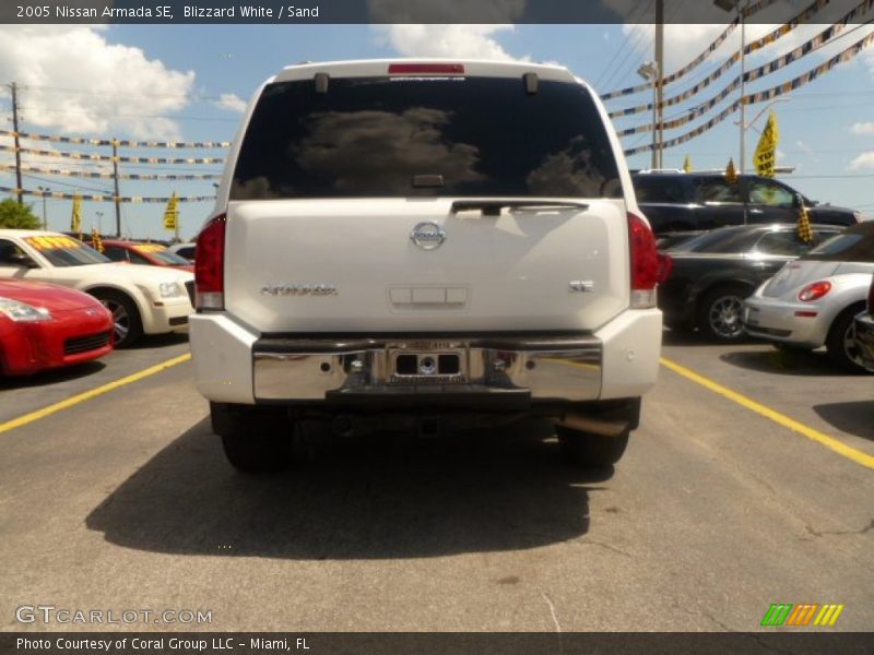 Blizzard White / Sand 2005 Nissan Armada SE