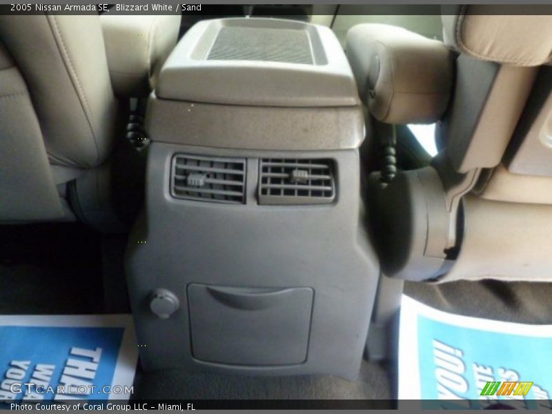 Blizzard White / Sand 2005 Nissan Armada SE