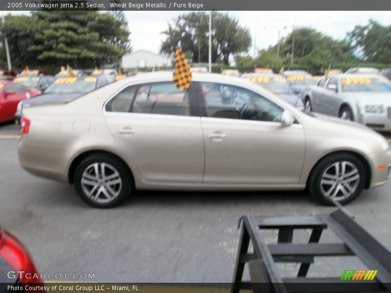 Wheat Beige Metallic / Pure Beige 2005 Volkswagen Jetta 2.5 Sedan