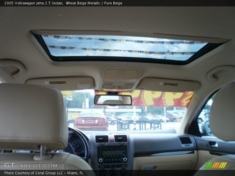 Wheat Beige Metallic / Pure Beige 2005 Volkswagen Jetta 2.5 Sedan