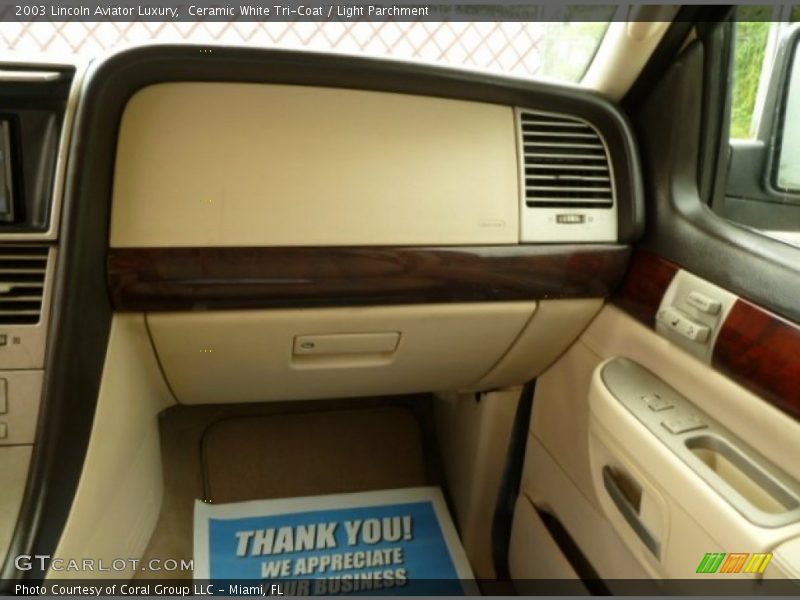 Ceramic White Tri-Coat / Light Parchment 2003 Lincoln Aviator Luxury