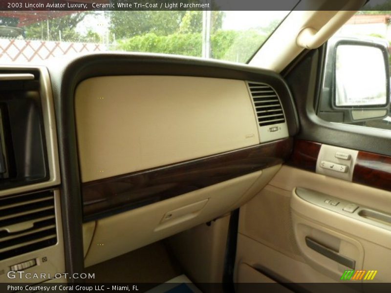Ceramic White Tri-Coat / Light Parchment 2003 Lincoln Aviator Luxury