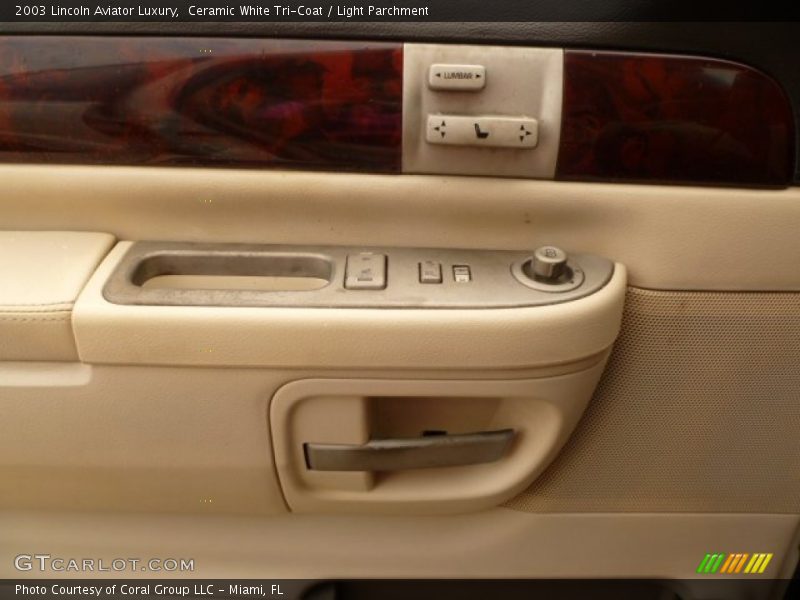 Ceramic White Tri-Coat / Light Parchment 2003 Lincoln Aviator Luxury