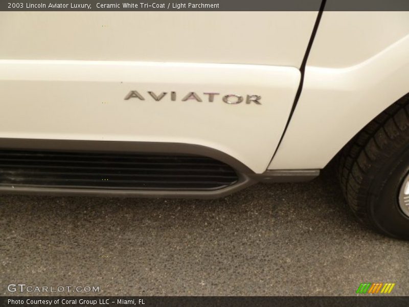 Ceramic White Tri-Coat / Light Parchment 2003 Lincoln Aviator Luxury