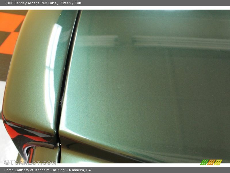 Green / Tan 2000 Bentley Arnage Red Label
