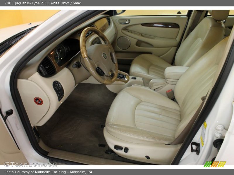 White Onyx / Sand 2003 Jaguar X-Type 2.5