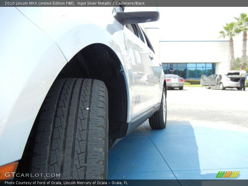 Ingot Silver Metallic / Cashmere/Black 2010 Lincoln MKX Limited Edition FWD