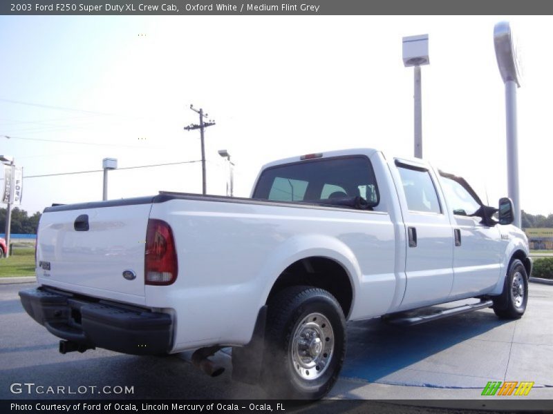 Oxford White / Medium Flint Grey 2003 Ford F250 Super Duty XL Crew Cab
