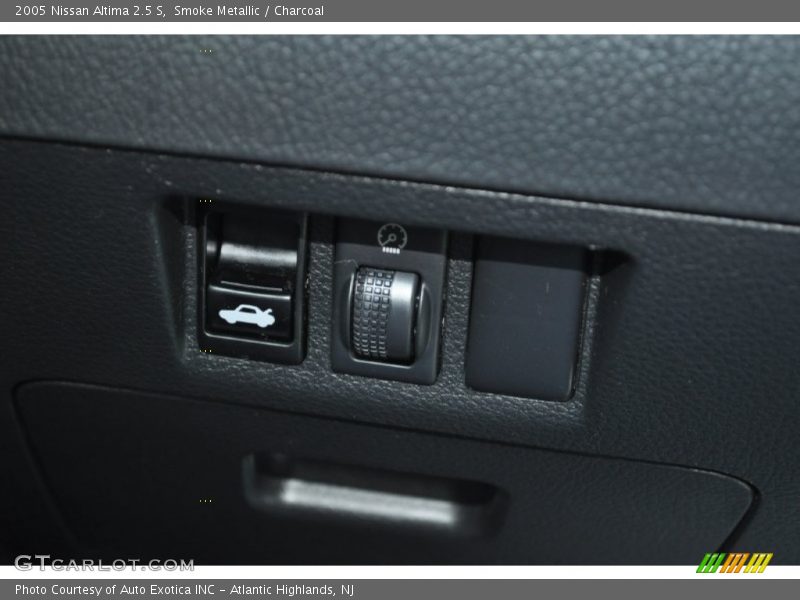 Smoke Metallic / Charcoal 2005 Nissan Altima 2.5 S