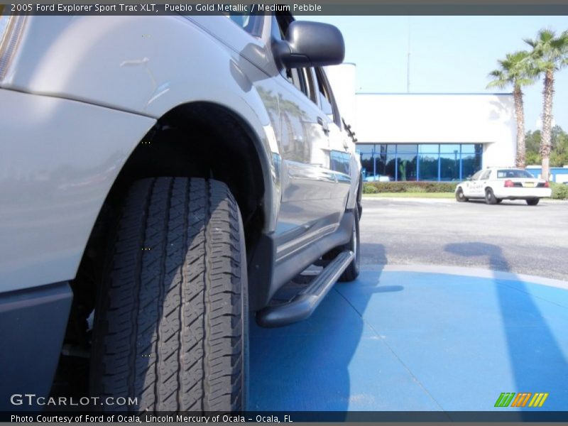 Pueblo Gold Metallic / Medium Pebble 2005 Ford Explorer Sport Trac XLT