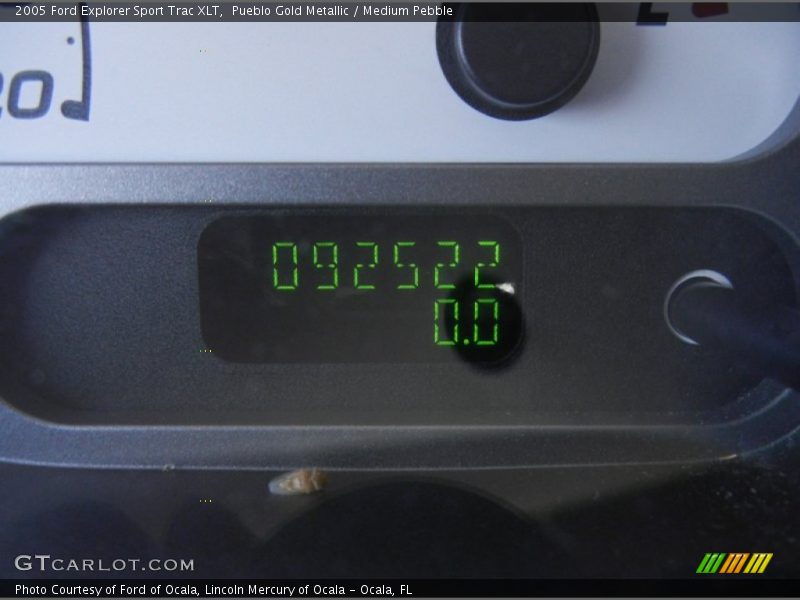 Pueblo Gold Metallic / Medium Pebble 2005 Ford Explorer Sport Trac XLT