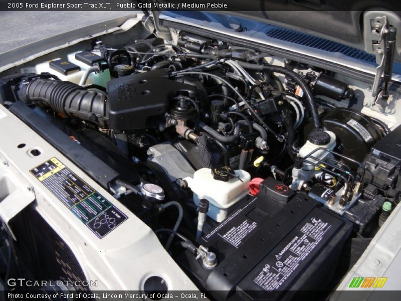 Pueblo Gold Metallic / Medium Pebble 2005 Ford Explorer Sport Trac XLT
