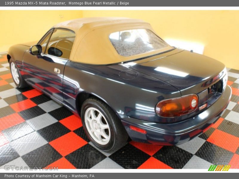 Montego Blue Pearl Metallic / Beige 1995 Mazda MX-5 Miata Roadster