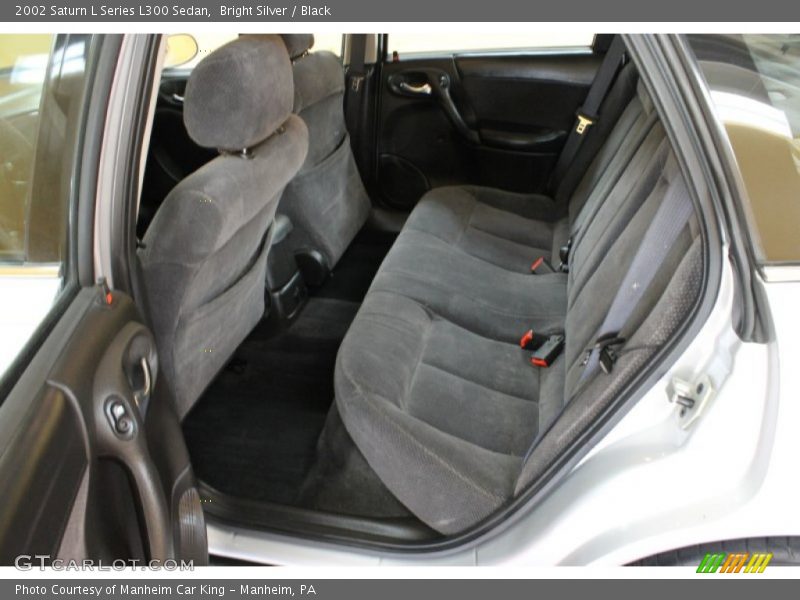 Bright Silver / Black 2002 Saturn L Series L300 Sedan