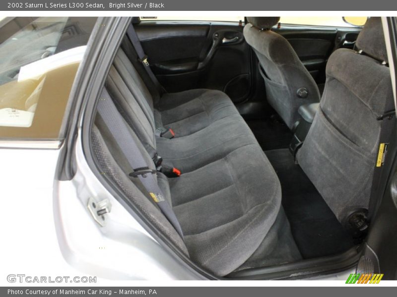Bright Silver / Black 2002 Saturn L Series L300 Sedan