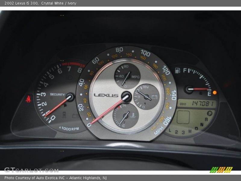 Crystal White / Ivory 2002 Lexus IS 300