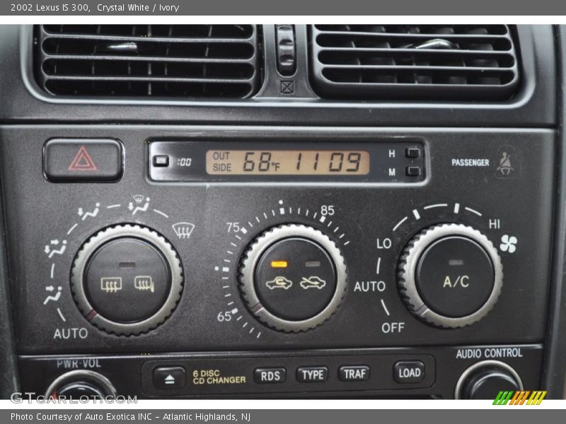 Crystal White / Ivory 2002 Lexus IS 300