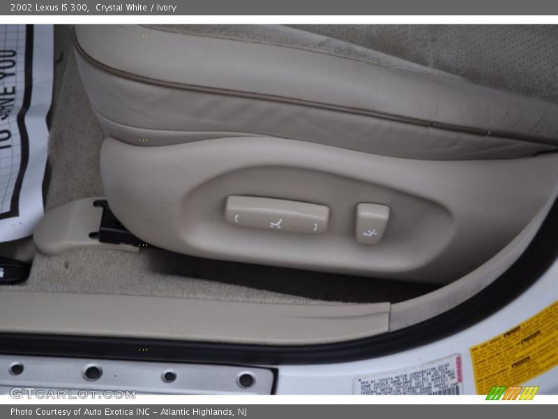 Crystal White / Ivory 2002 Lexus IS 300
