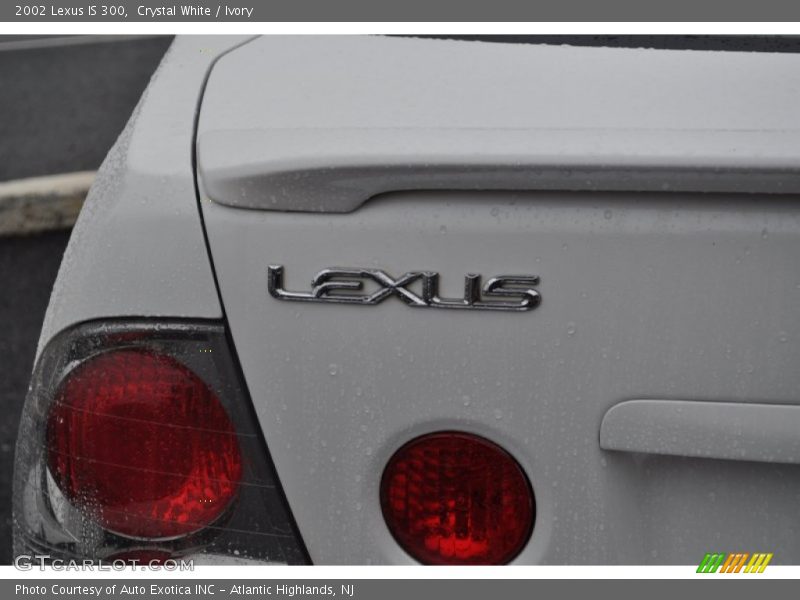 Crystal White / Ivory 2002 Lexus IS 300