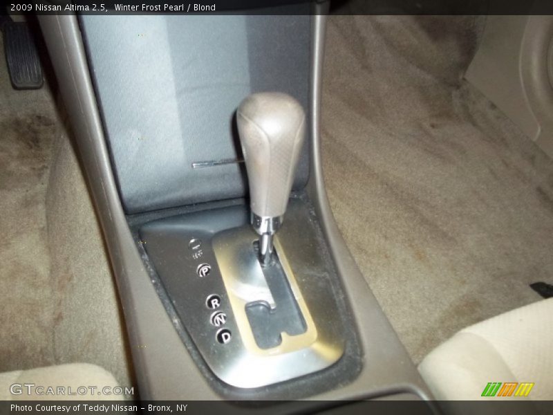 Winter Frost Pearl / Blond 2009 Nissan Altima 2.5
