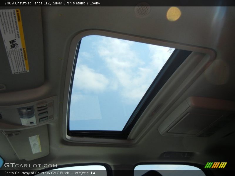 Sunroof of 2009 Tahoe LTZ