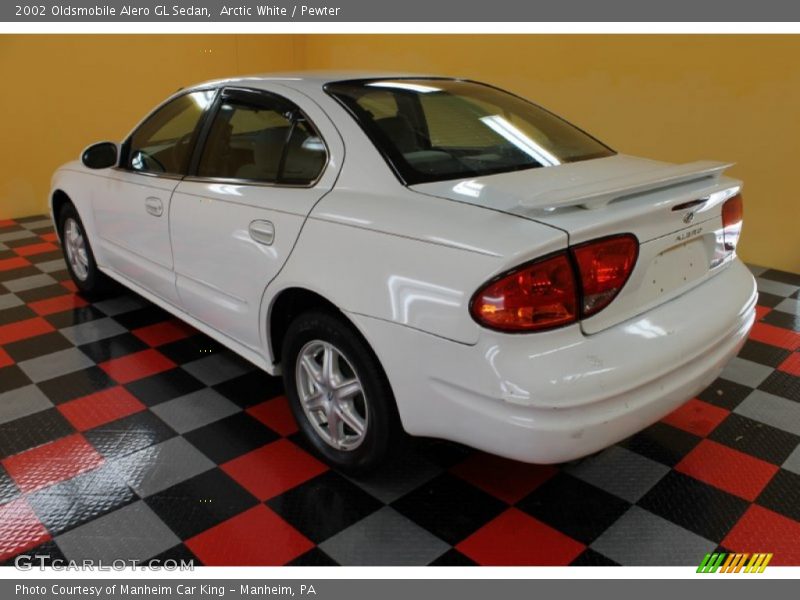 Arctic White / Pewter 2002 Oldsmobile Alero GL Sedan