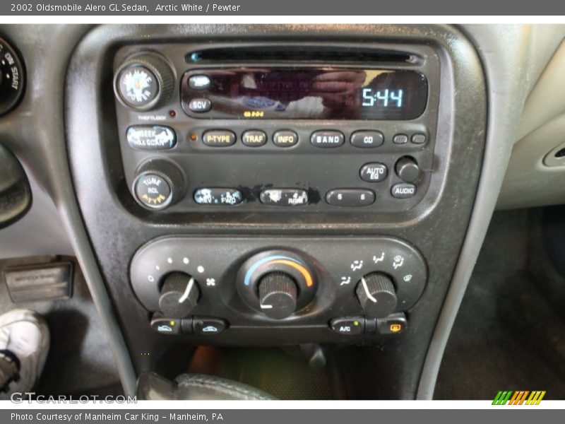 Arctic White / Pewter 2002 Oldsmobile Alero GL Sedan