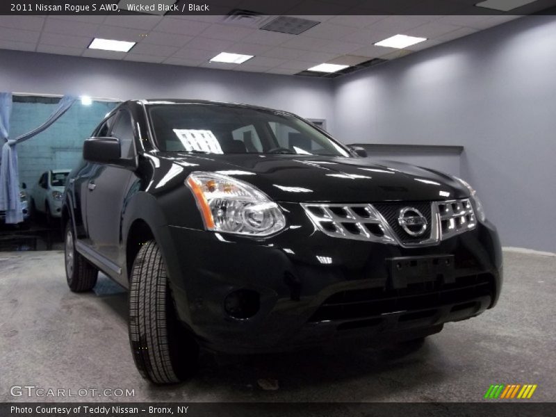 Wicked Black / Black 2011 Nissan Rogue S AWD