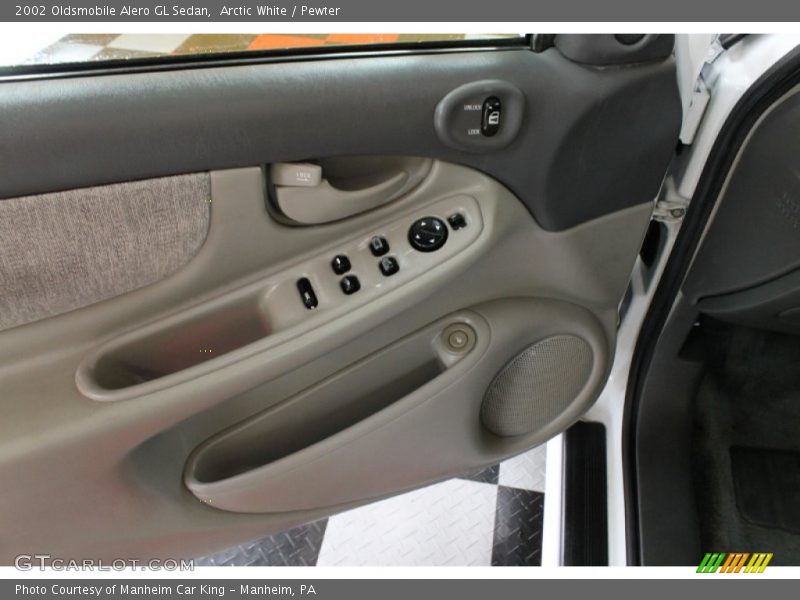 Arctic White / Pewter 2002 Oldsmobile Alero GL Sedan