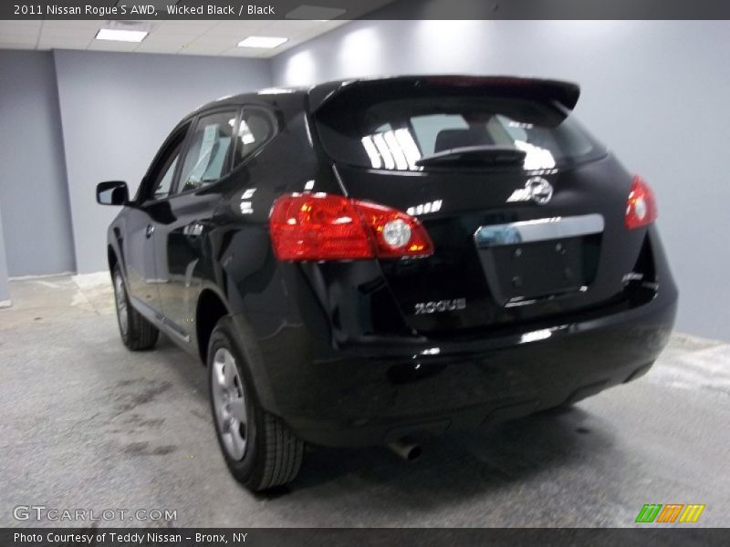 Wicked Black / Black 2011 Nissan Rogue S AWD