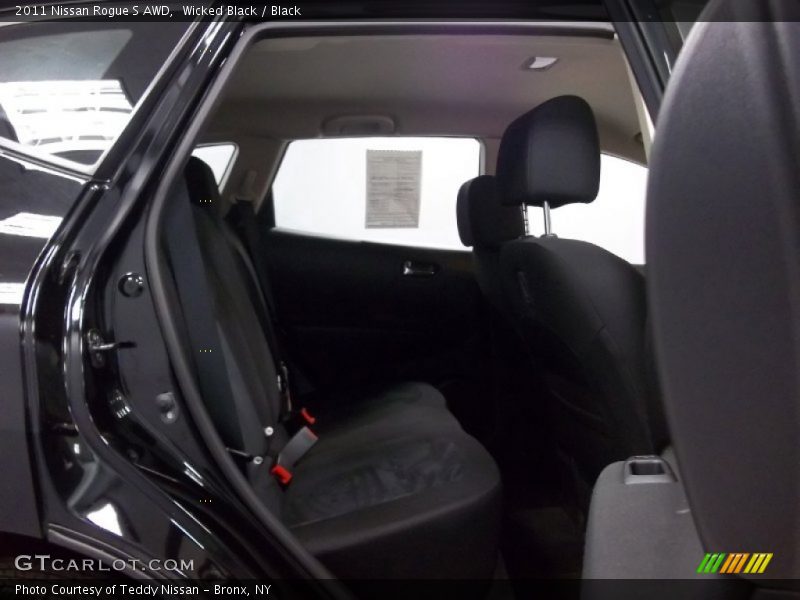 Wicked Black / Black 2011 Nissan Rogue S AWD