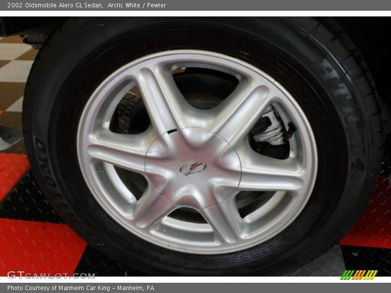 Arctic White / Pewter 2002 Oldsmobile Alero GL Sedan