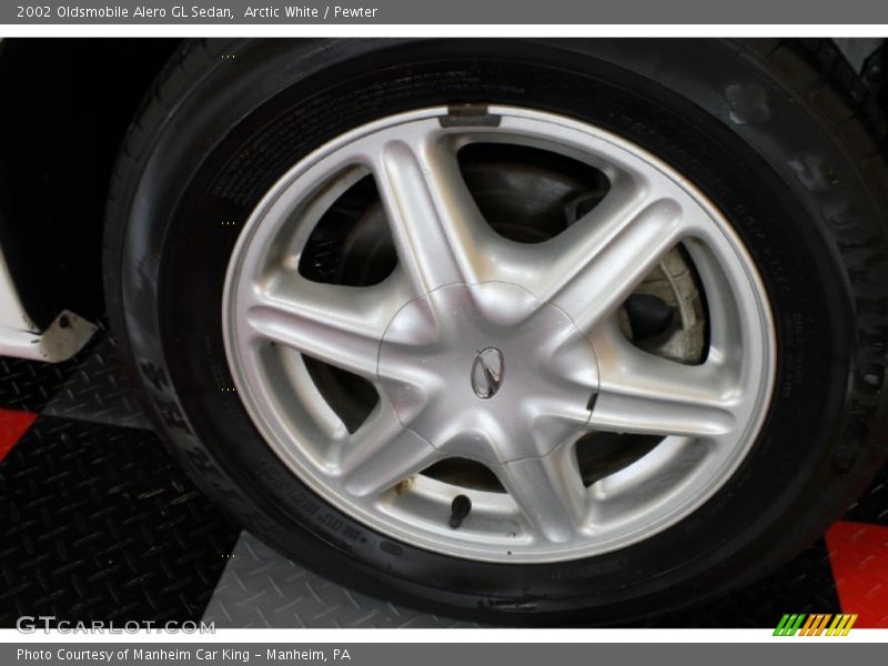 Arctic White / Pewter 2002 Oldsmobile Alero GL Sedan